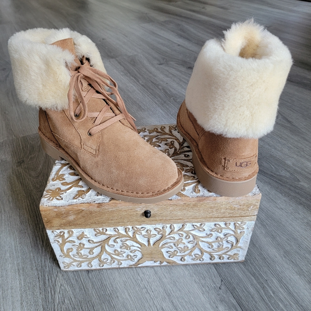 UGG Weylyn Suede Boot - Picture 2 of 8